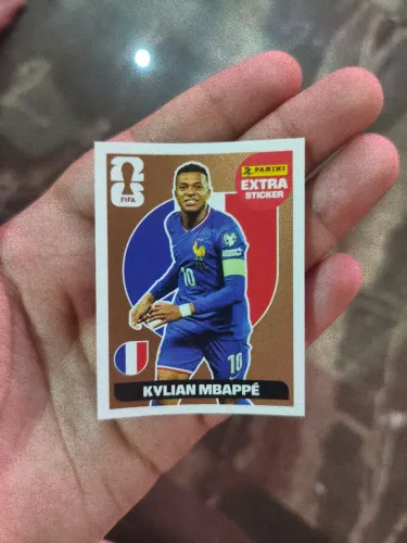 Mbappe bronze figurinha 