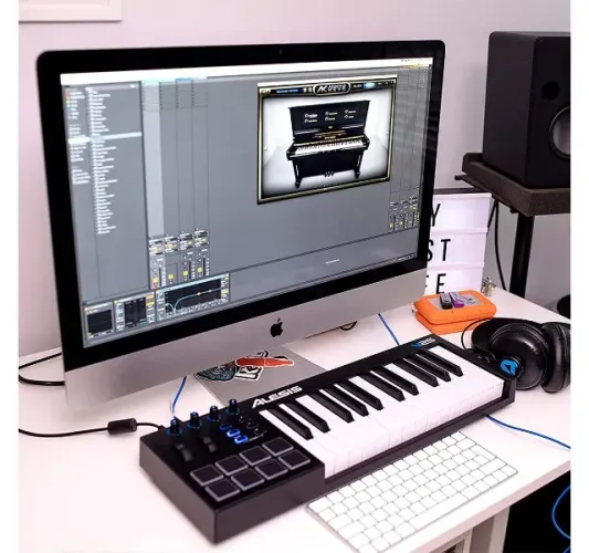 Teclado Alesis V25 Seminovo 