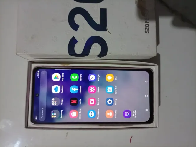 S20 FE na caixa samsung