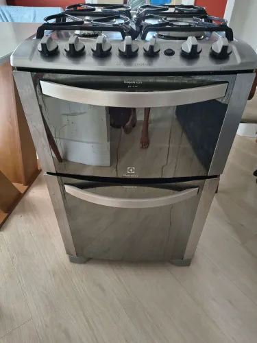 Fogão Eletrolux 4 bocas e grill