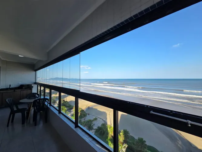 Apartamento 2 dormitórios à venda no Maracanã, Praia Grande, frente mar