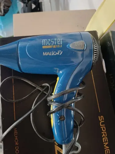 Secador de cabelo Mallory funcionando