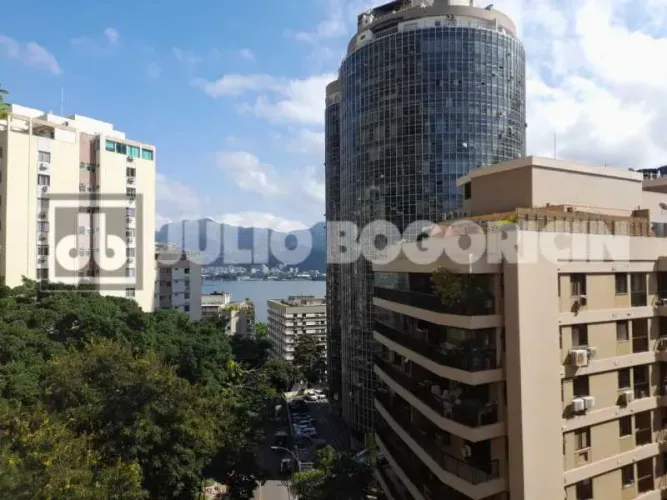 Apartamento : / Residencial / Lagoa
