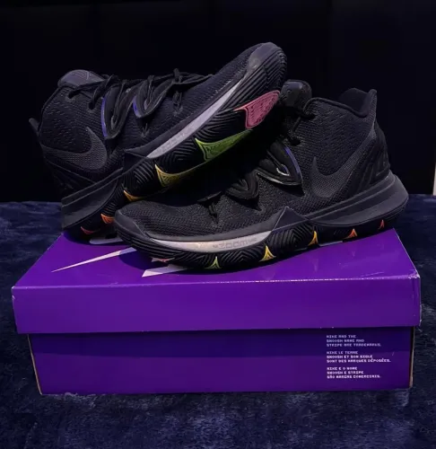 Tênis nike kyrie 5 rainbow soles