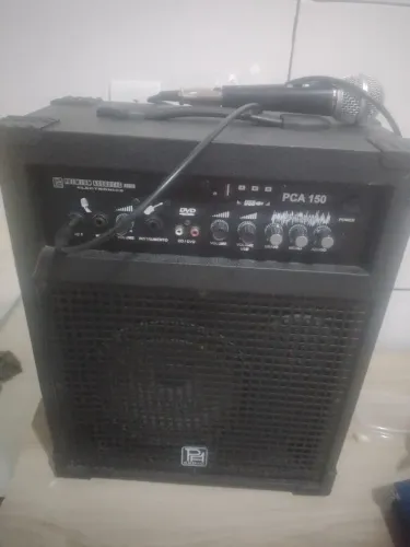 Caixa de som amplificada 