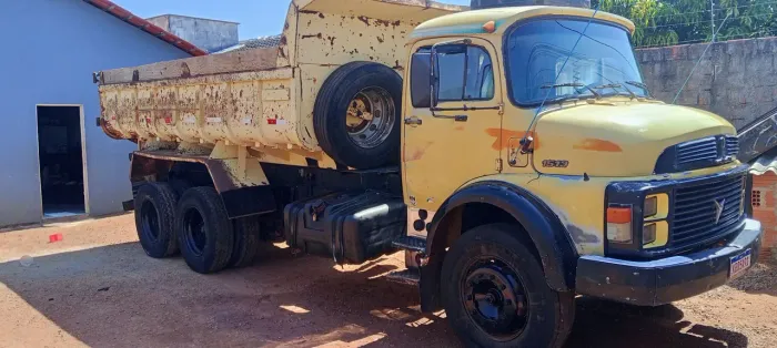 Vende-se caminhão caçamba 1513 , reduzido