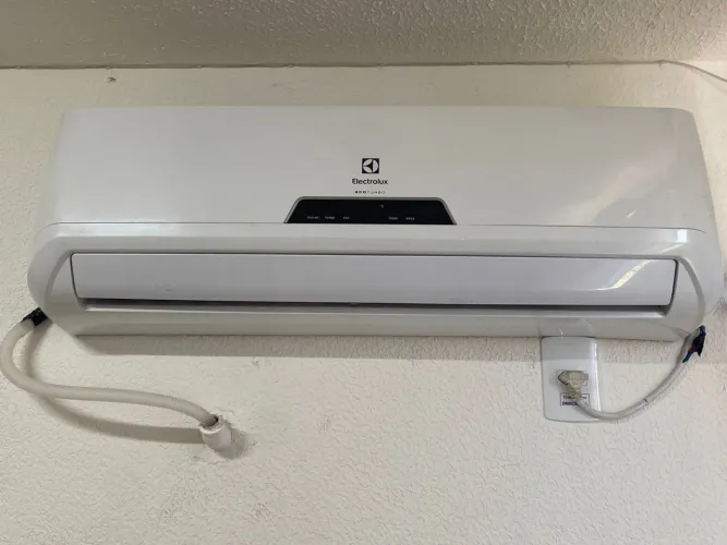 Ar condicionado split 12 mil BTUs Eletrolux ecoturbo