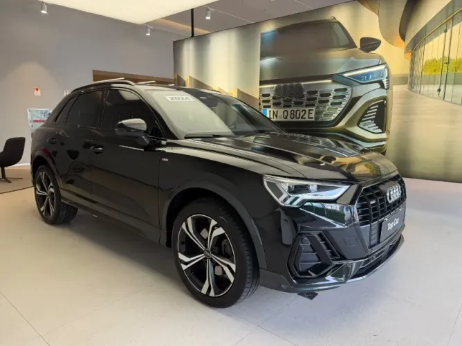 Audi Q3 Perf. Black 2.0 TFSI Tiptr. Quattro 2024