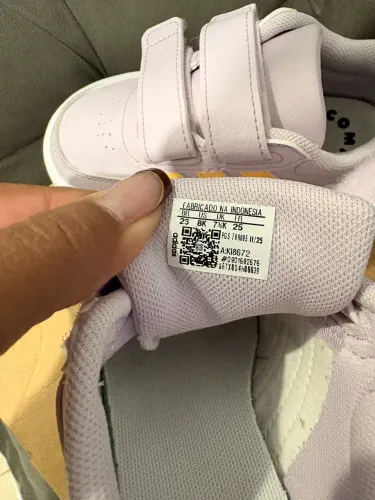 Tênis adidas menina