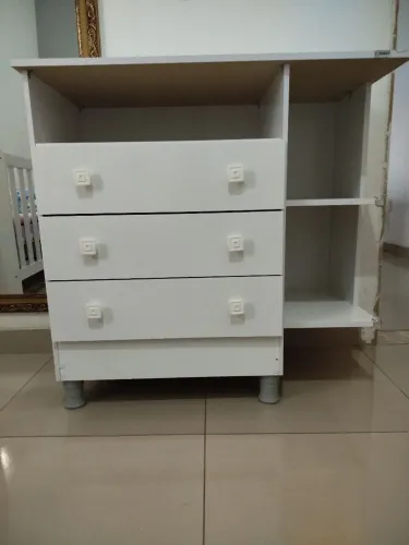 Cômoda Infantil com 3 Gavetas e 2 Nichos - Ótimo Estado