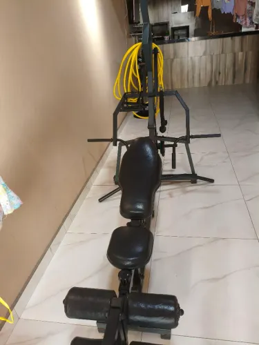 Aparelho de musculação 