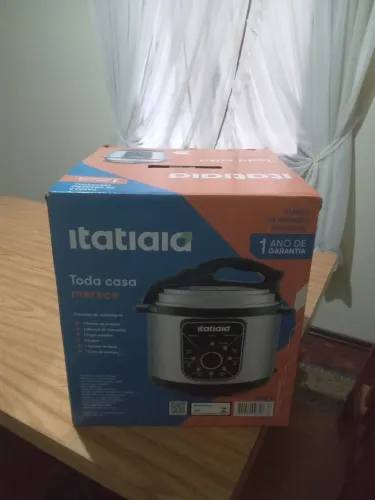 Vendo panela pressao itatiaia 5L. Nova na cx