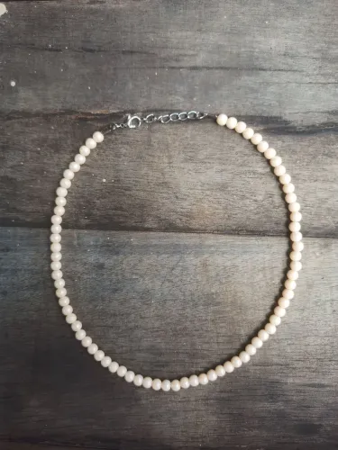 Colar perolado nude