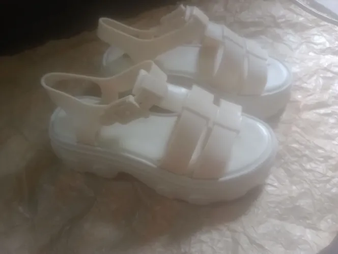 Melissa nova , tamanho 36