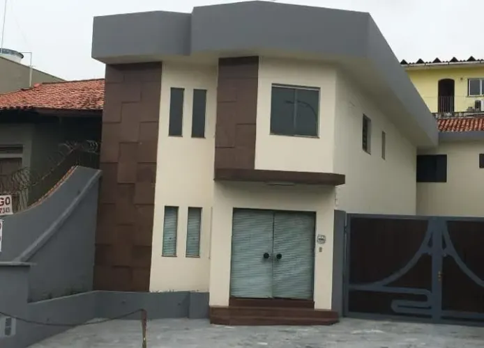 Loja na Avenida Interlagos, 7244 250 m²