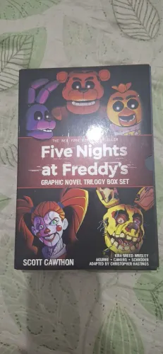 Livro Fnaf em inglês 1 2 e 3