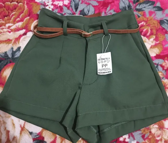 Short Feminino com cinto tam. PP