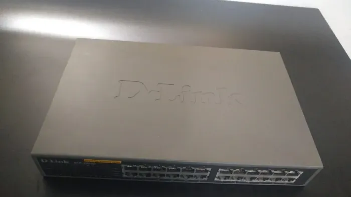 Switch D-LINK DES 1024D 24 PORTAS