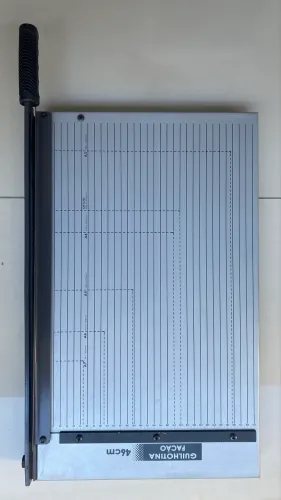 Guilhotina Facão Lassane 460-F (46cm) - Barata / Cortando Perfeito