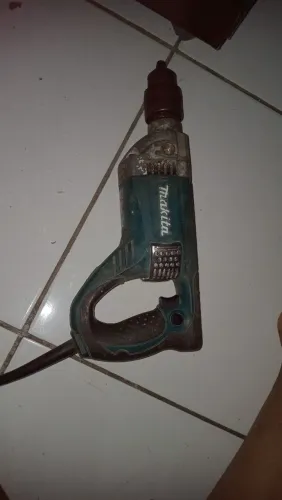 Furadeira - makita