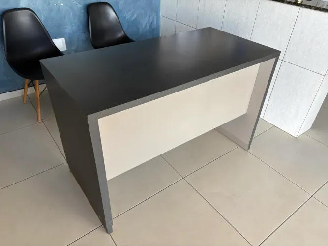 KIT DE MESA E BALCÃO DE ESCRITÓRIO