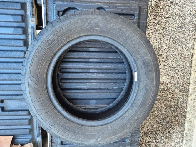 Vendo Pneu Goodyer 175/70 R14