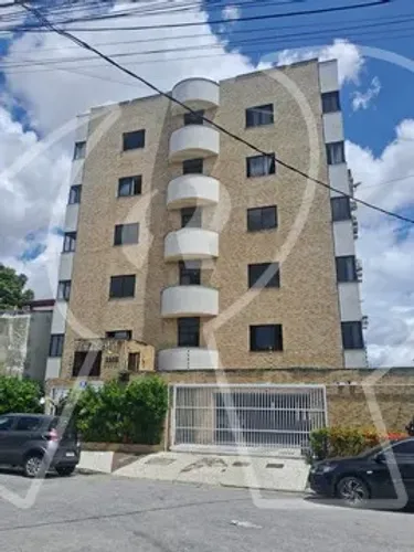 Excelente localização, 03 quartos (sendo uma suíte), sala, cozinha americana, 01 vaga de g