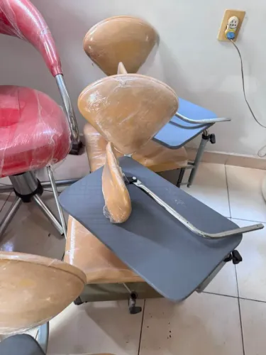 Cadeira para manicura. Em excelente estado