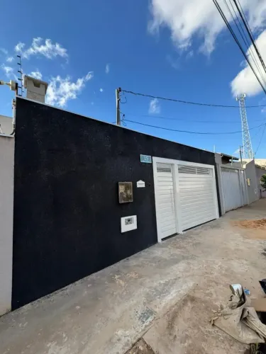 CASA TERREA AMPLA A VENDA NO MONTE CASTELO