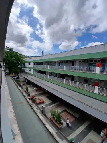 PASSARELA DA FREGUESIA - SALA COMERCIAL