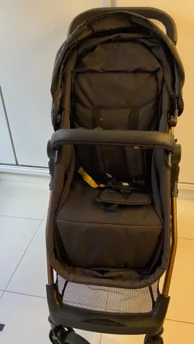 Carrinho de Bebê Moisés + Bebê Conforto com suporte