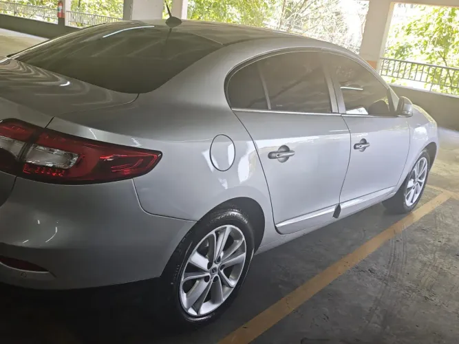 Renault Fluence Sedan Privilège 2.0 16V Flex AUT 2016