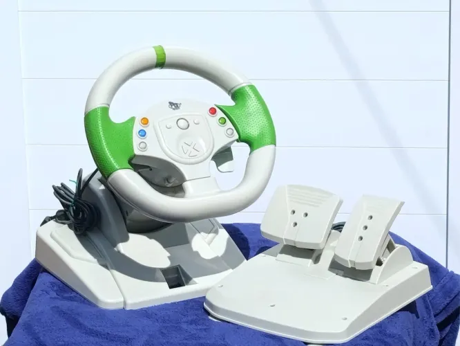Volante Gamer Suzuka Com Pedais Para Xbox 360 E PC - Perfeito Estado
