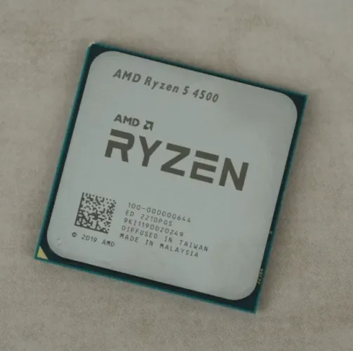 Processador AMD Ryzen 5 4500, soquete AM4.