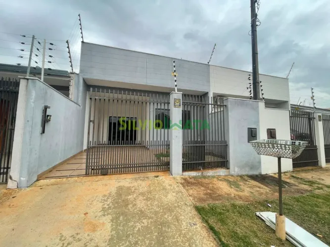 EXCELENTE CASA DE 03 QUARTOS SENDO 01 SUÍTE, PARA MORAR NO JARDIM PARAÍSO.