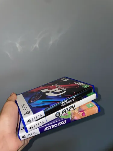 ? Lote PS5 - Gran Turismo 7 + EA Sports FC 24 + Astro Bot