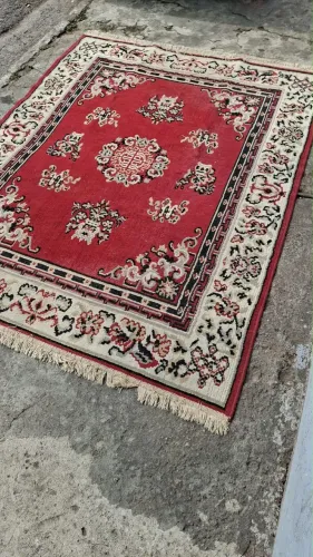 Tapete antigo vermelho cm franjinha