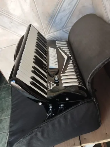acordeon/sanfona 120 baixos Itáliano