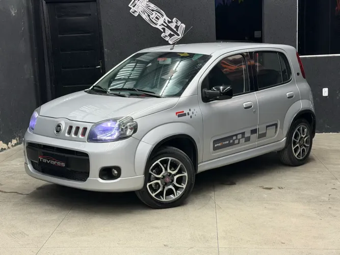 Fiat Uno Sporting 1.4 EVO Fire Flex 8V 4P 2012