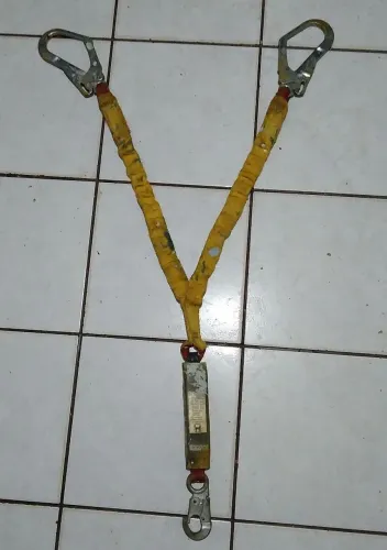 Talabarte duplo em Y com absorvedor de energia