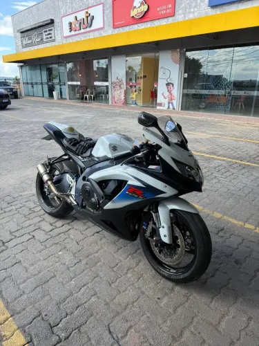 Gsxr 750 SRAD 2011/12 **no estado**