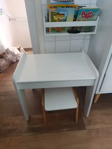 Mesinha infantil com cadeira
