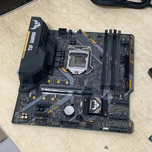 Placa mãe Asus TUF B360M-Plus - retirada de peças!
