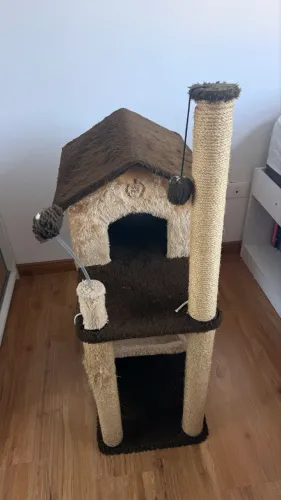 Casa de Gato com Arranhador