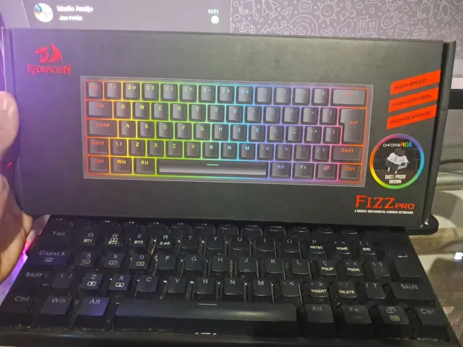 teclado mecânico redragon 60%