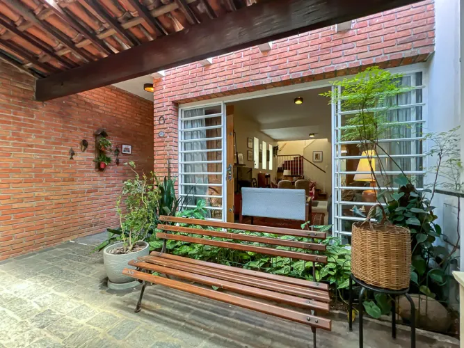 Casa para venda em Brooklin Paulista com 5 quartos, sendo 3 suítes, 231m²