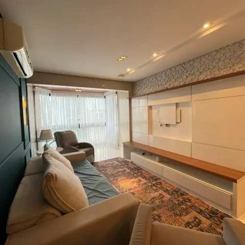 LINDA COBERTURA DUPLEX , TOTALMENTE REFORMADA, EM ÁREA NOBRE NA CIDADE DE SANTOS!!!