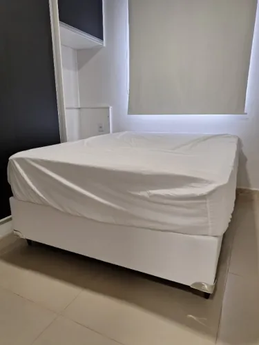 Vende-se cama box casal ortobom com menos de 1 ano de uso.
