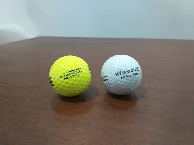 2 Bolas Golfe 1 Nova e 1 Usada 