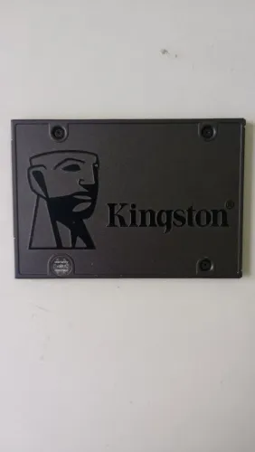 SSD SATA KINGSTON 240 GB <br>? Capacidade: 240GB<br>? Saudável <br><br>?Valor: 200
